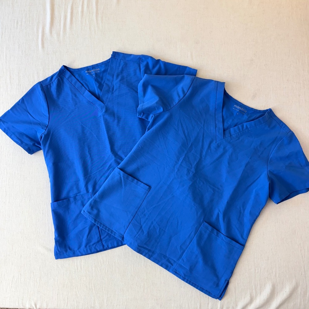 Mandala Equa-Tek V-Neck Short Sleeve Scrub Tops Bundle 2pk Women Medium Blue